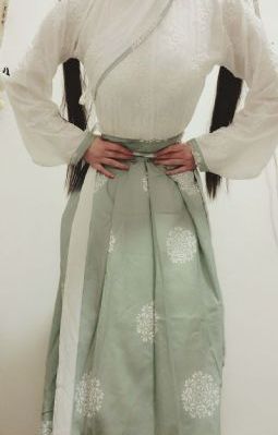 依雯妮妮_午夜在线观看完整版