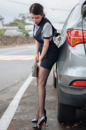 地铁蓝衣女51分钟在线观看_BDHD高清在线观看